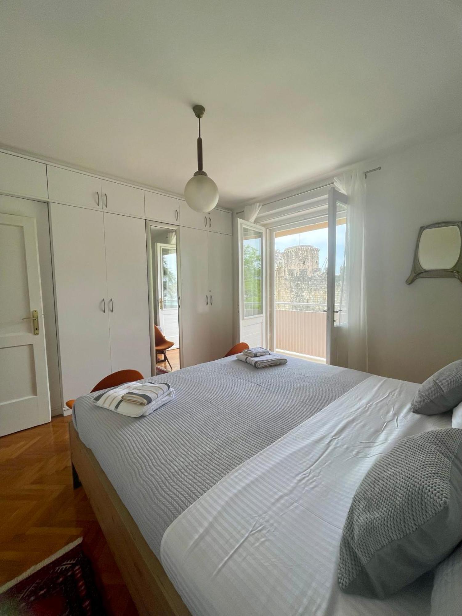 Dinka Old Town Apartment With Sea View Trogir Exterior photo
