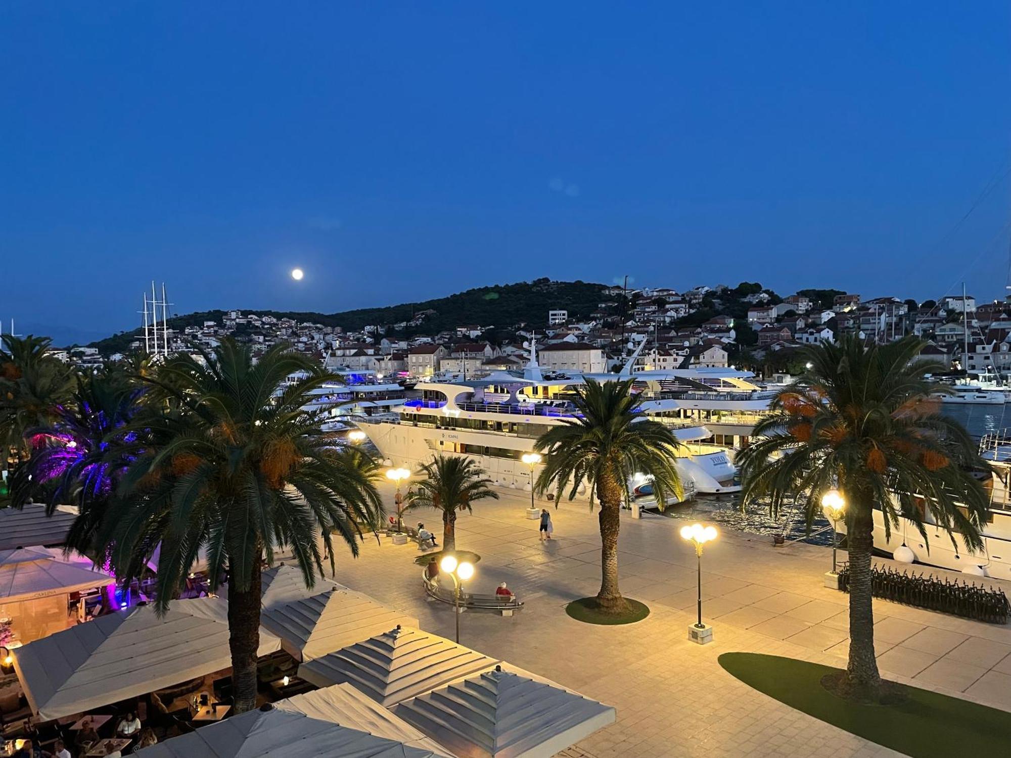 Dinka Old Town Apartment With Sea View Trogir Exterior photo