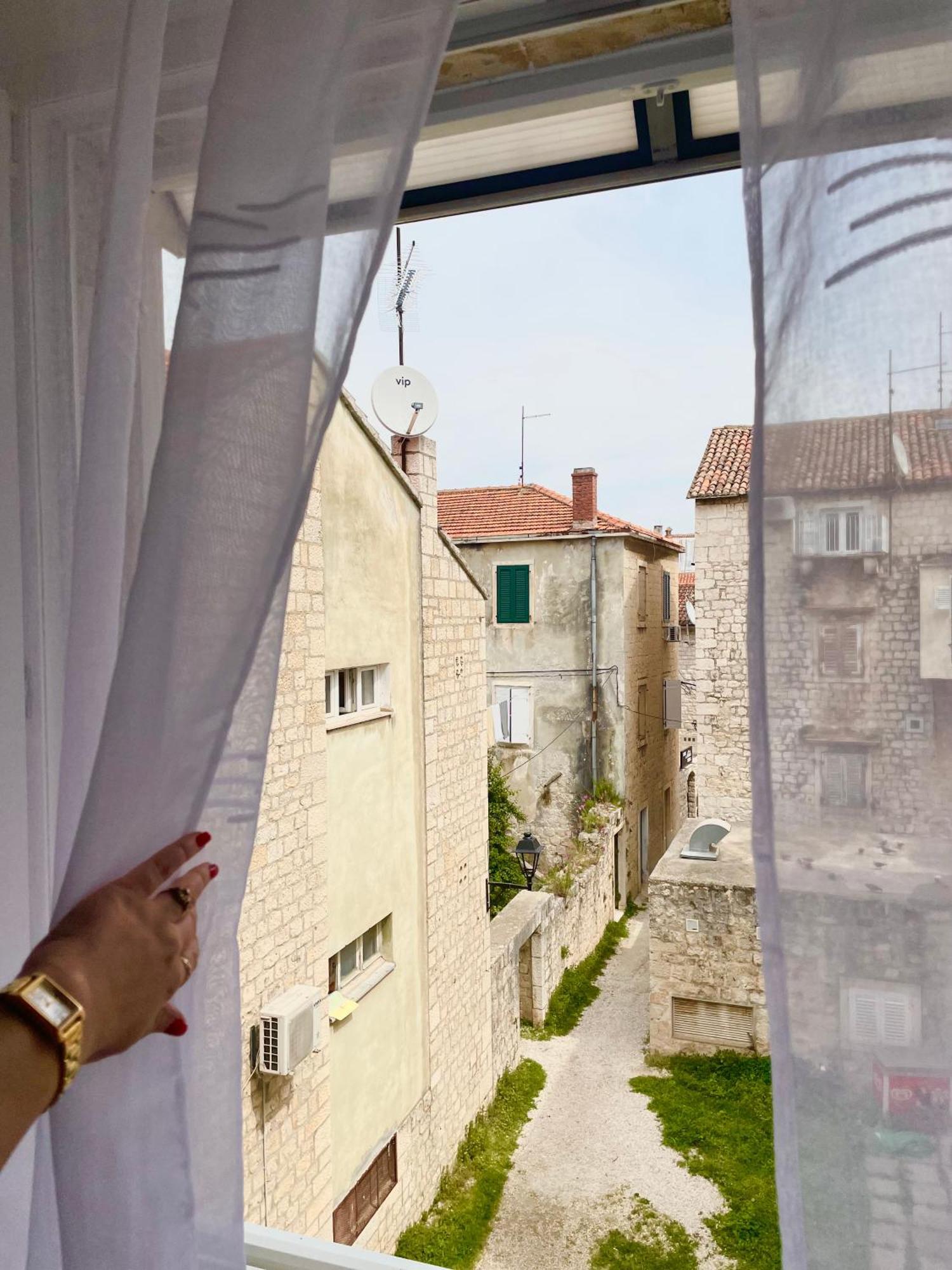 Dinka Old Town Apartment With Sea View Trogir Exterior photo